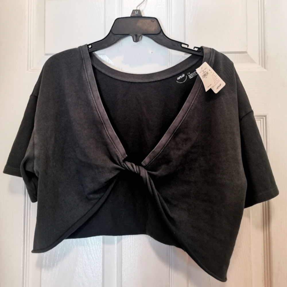 New with tag, aerie crop top, size large, super cute and stylish
